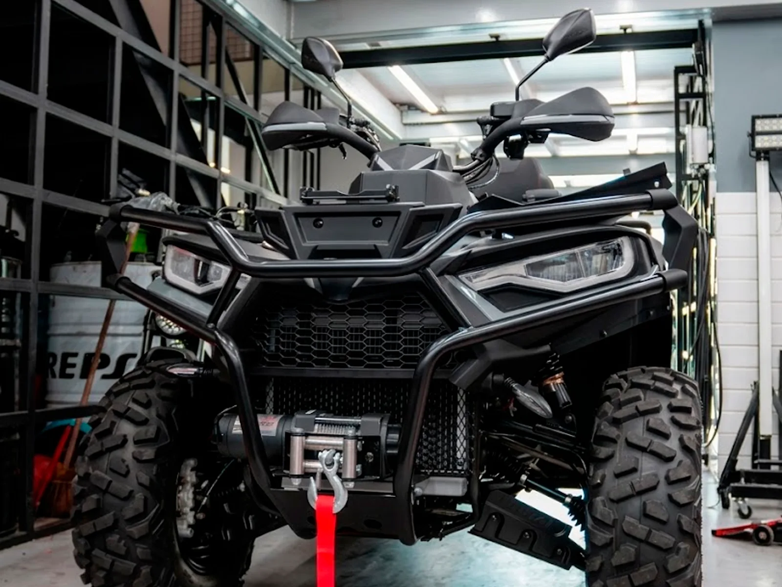 Quadriciclo off-road na oficina